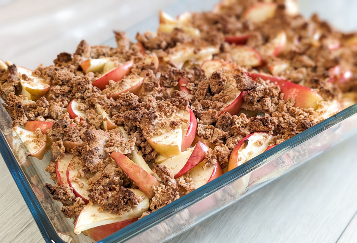 Apple Crumble mit Datteln und Kokos