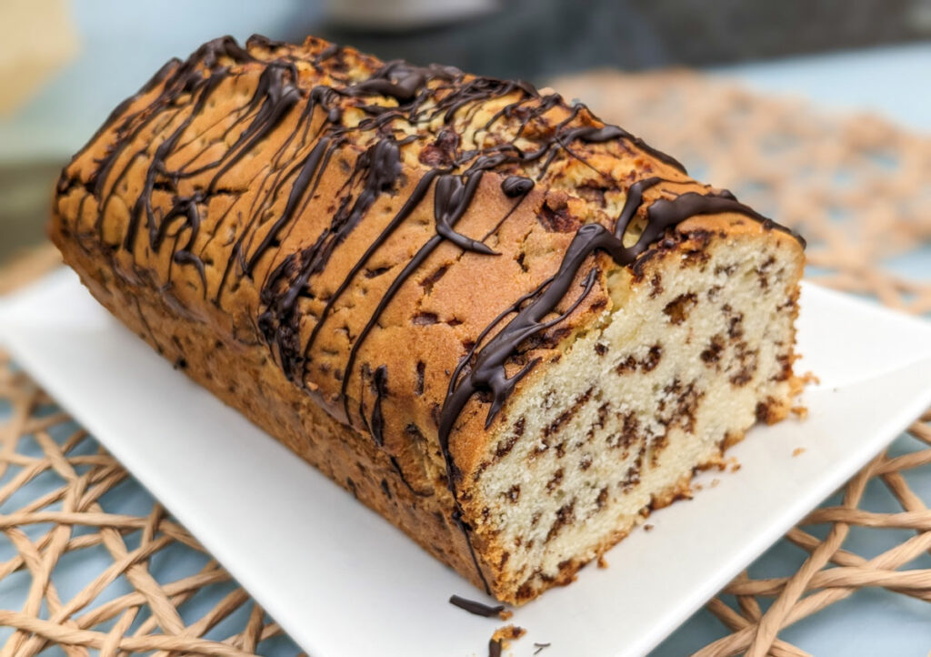 Saftiger Ameisenkuchen mit Schokolade zum Kaffee