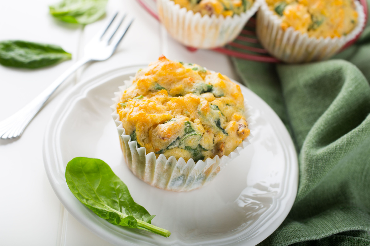 Herzhafte Muffins mit Spinat und Fetakäse