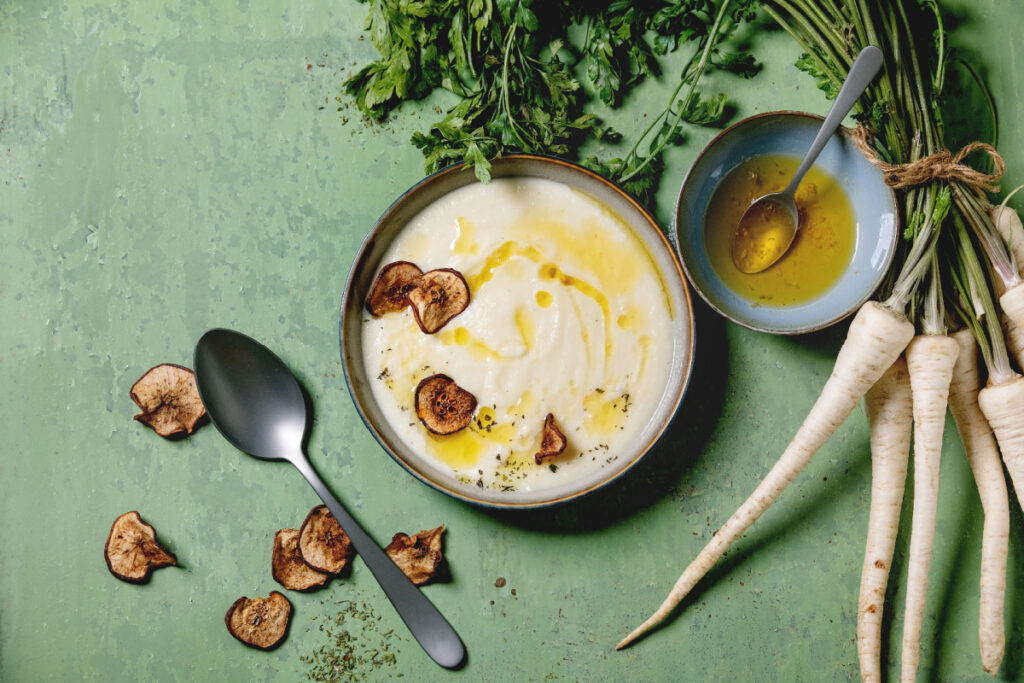 Cremig zarte Pastinakensuppe mit Kartoffeln