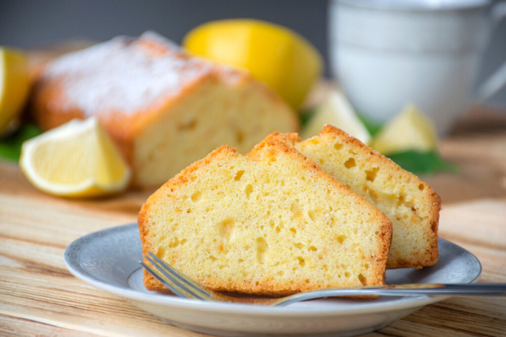 Frischer Zitronenkuchen in Kastenform