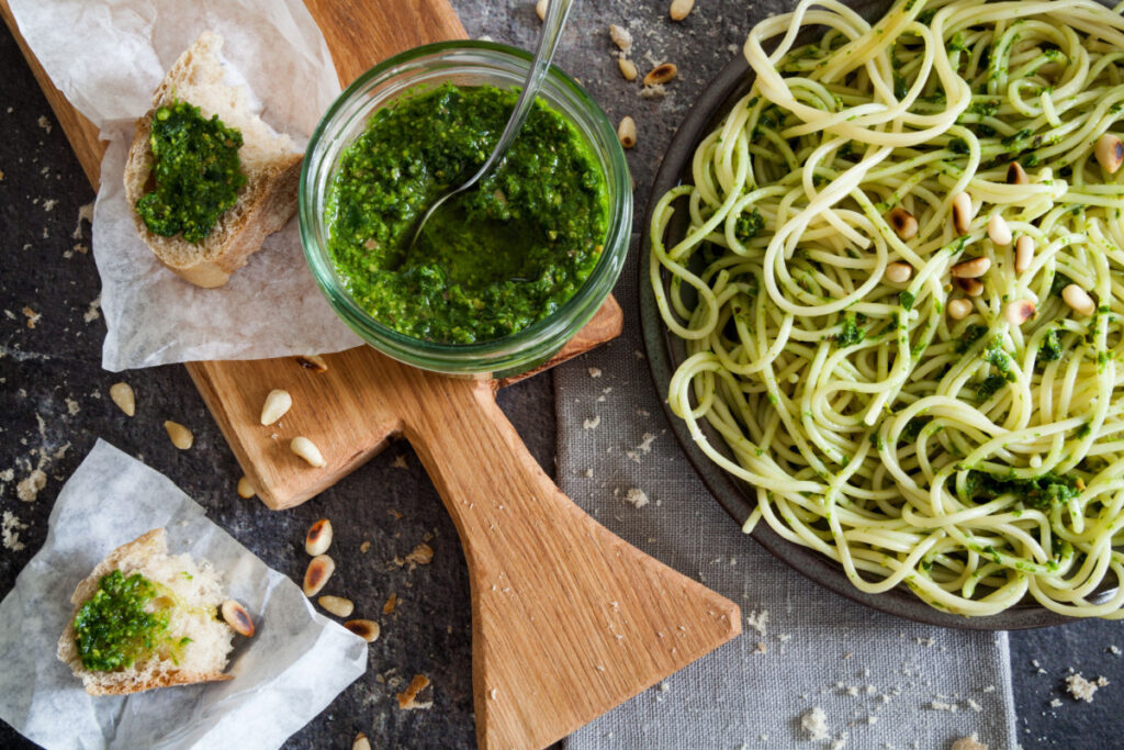 Frühlingsfrisch auf dem Teller Pasta mit Bärlauchpesto