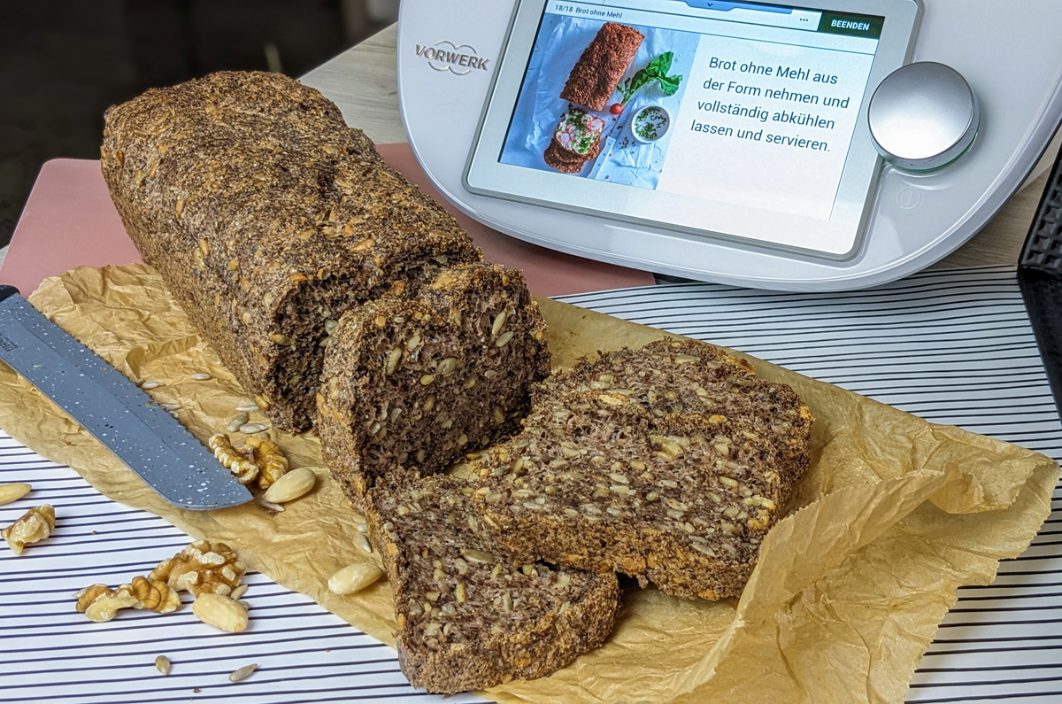 Brot ohne Mehl mit Nüssen aus dem Thermomix®