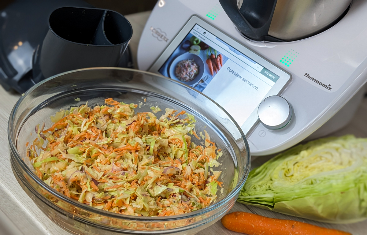 Frischer Coleslaw mit Apfel im Thermomix®