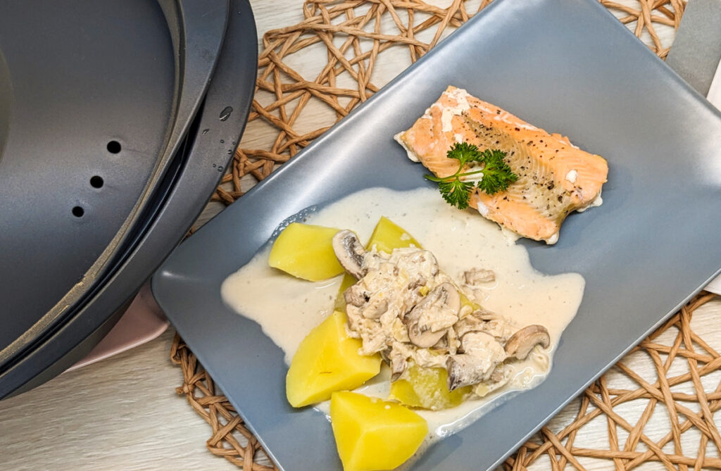 Zarter Lachs mit Champignon-Sahne-Sauce aus dem Thermomix®