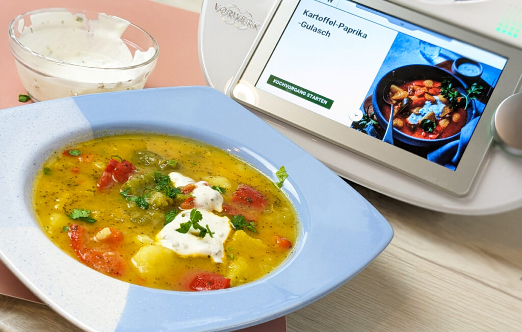 Einfaches-Kartoffel-Paprika-Gulasch-im-Thermomix®