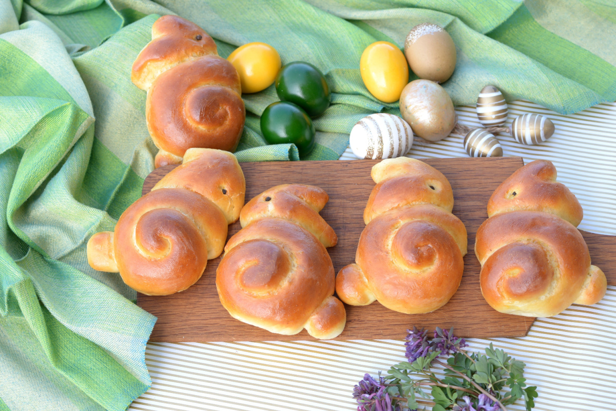 Niedliche Hefehasen zu Ostern backen