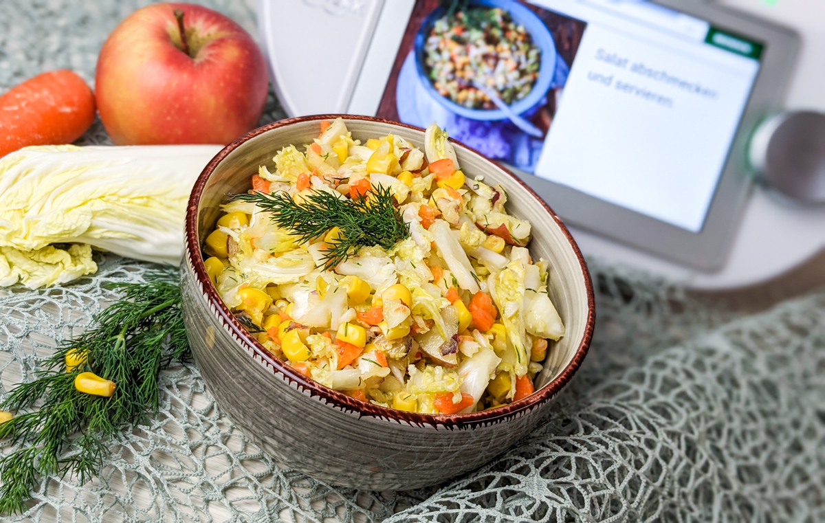Schneller Chinakohl-Salat mit Möhren im Thermomix®