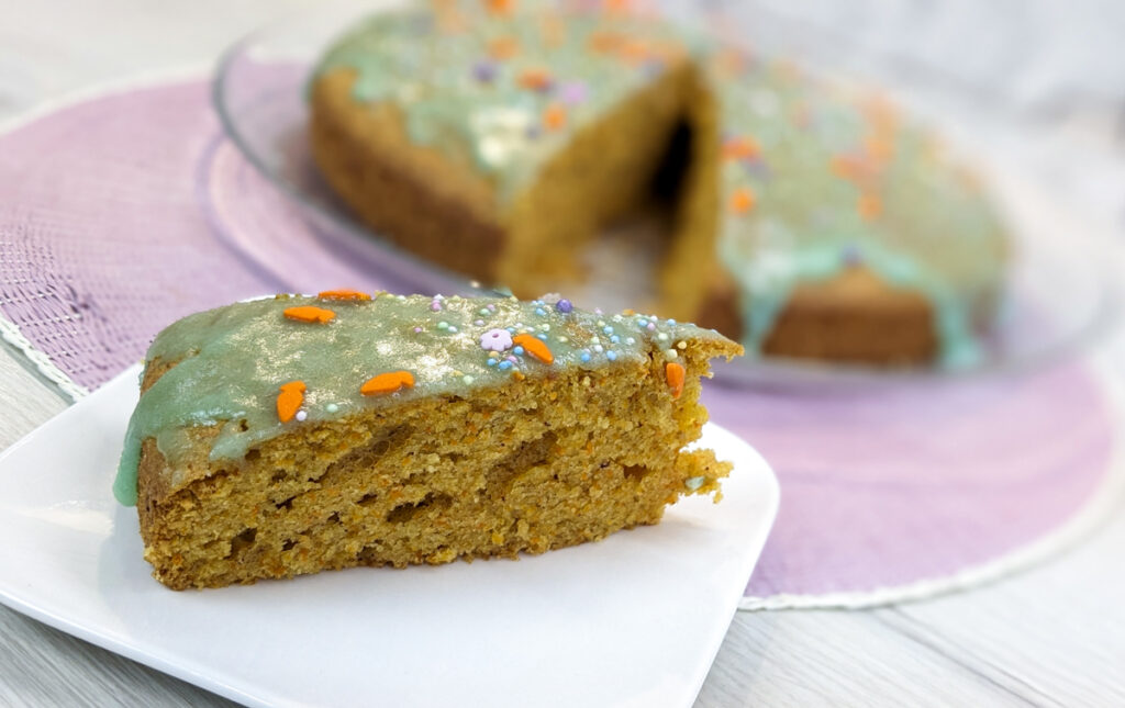 Süße Rüblitorte mit Zuckerguss aus dem Thermomix®
