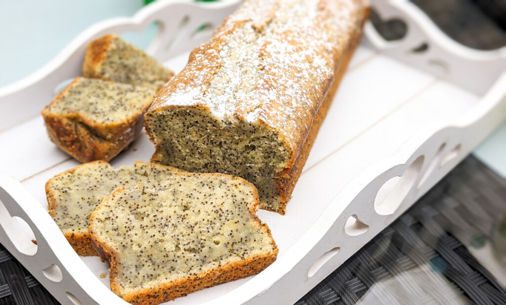 Ein Hauch von Zitrone: Zitronenkuchen mit Mohn