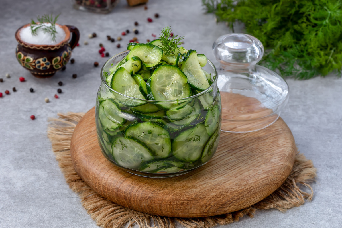 Gurkensalat mit Essig-Öl-Dressing Knackig und frisch