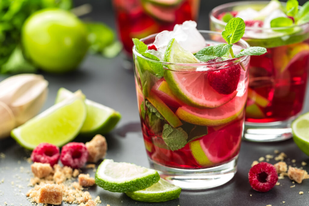 Himmlisch erfrischend Virgin Mojito mit Himbeeren