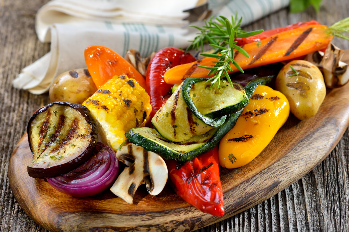 Kulinarische Vielfalt vom Grill Mediterranes Grillgemüse