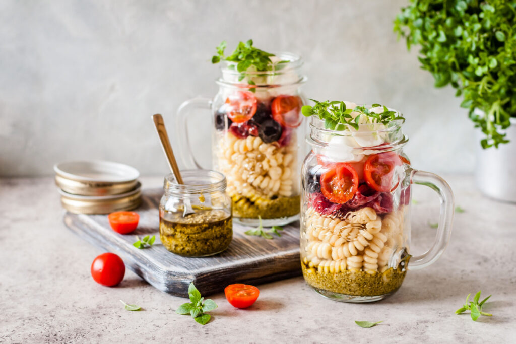 Büro-Lunch deluxe Italienischer Nudelsalat als Meal Prep