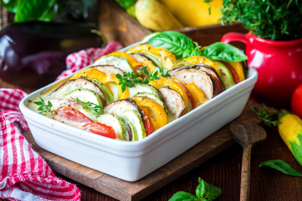 Bunte Vielfalt Gemüseauflauf mit Béchamelsauce