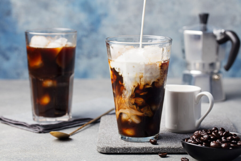 Eisige Versuchung Erfrischender Eiskaffee mit Vanilleeis