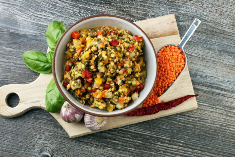 Gesunder Genuss: Linsensalat mit Karotten und Paprika