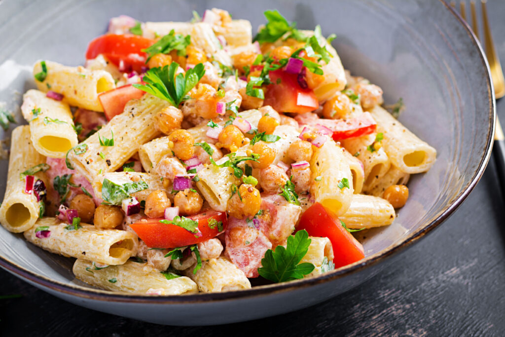 Leicht und lecker Knackiger Nudelsalat ohne Mayonnaise