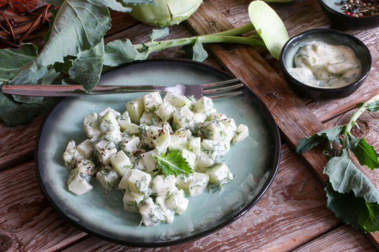 Sommerlicher Genuss: Kohlrabisalat mit Schmand