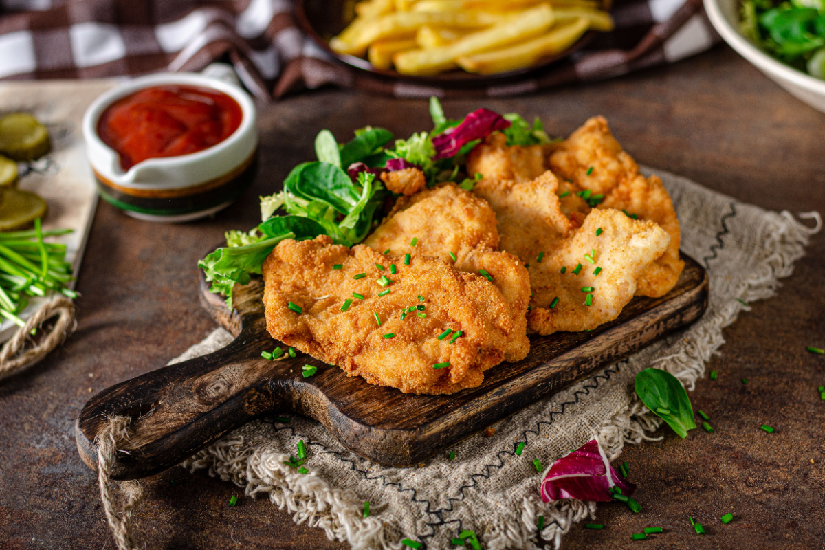 Klassisches Schnitzel für die Familie Einfach und Köstlich