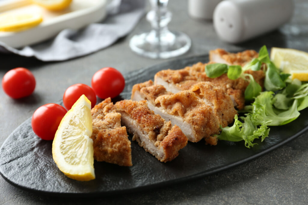Knuspriges Wiener Schnitzel Eine Hommage an den Klassiker