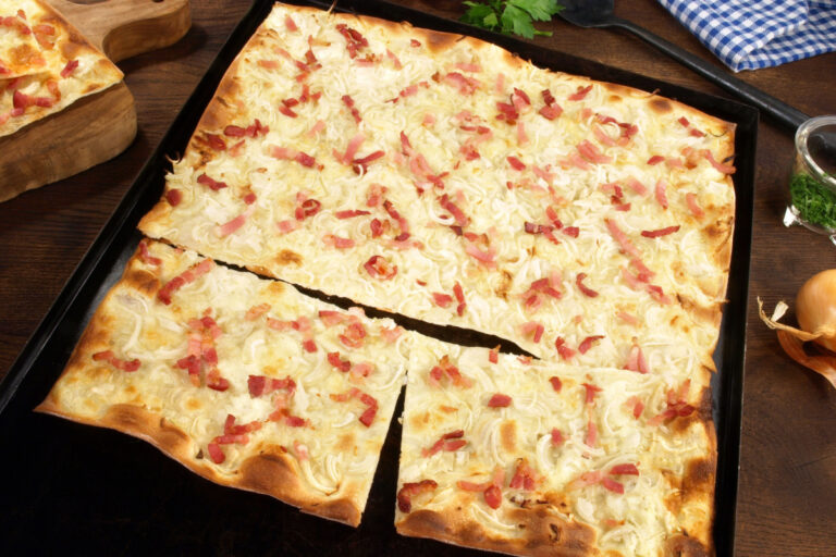 Leicht, Knusprig, Unwiderstehlich - Flammkuchen selbst gemacht