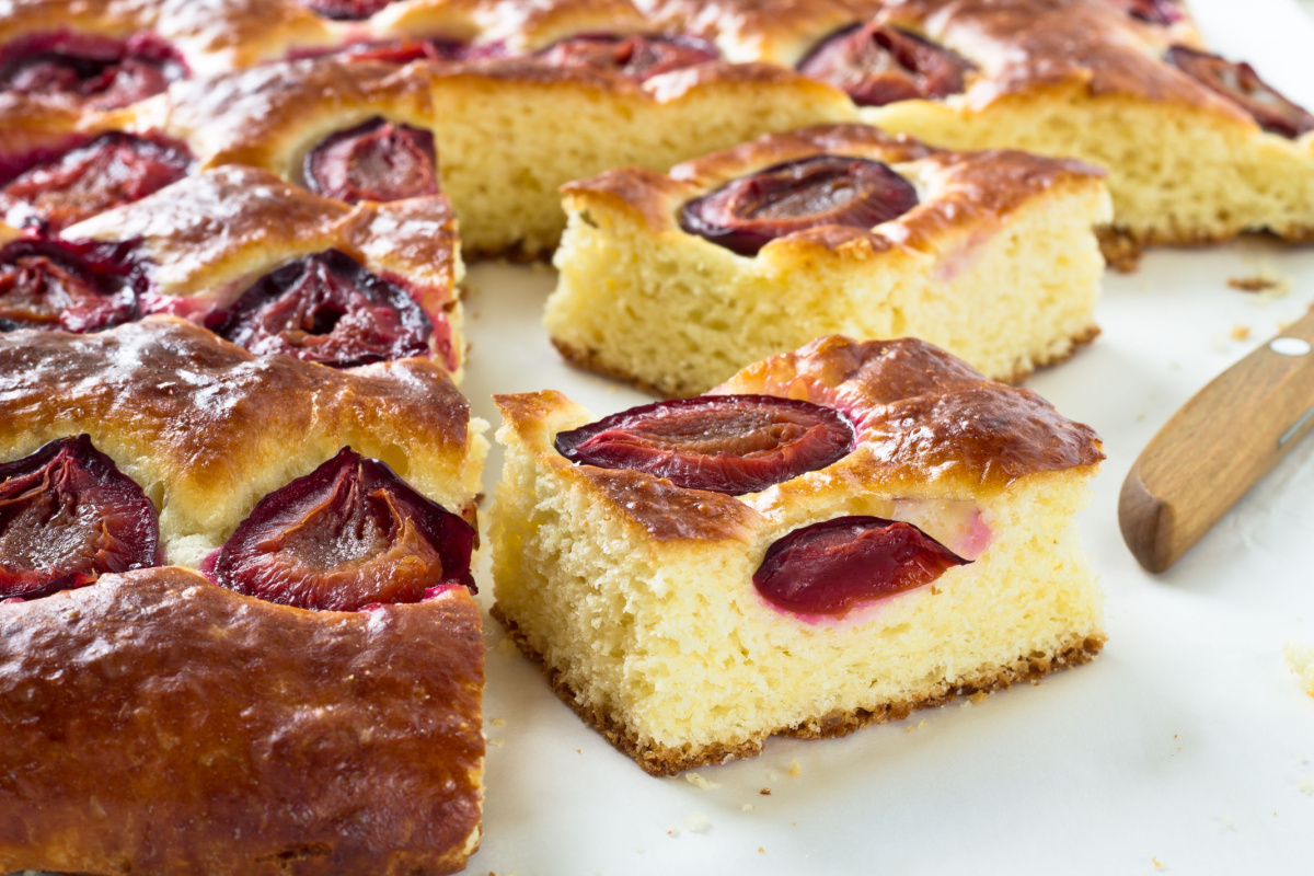 Pflaumenkuchen aus Hefeteig – Ein süßer Traum für die Kaffeetafel