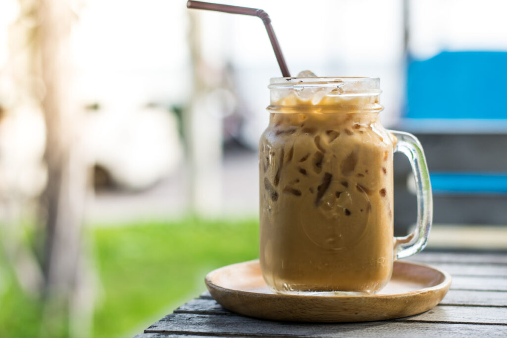 Sommerliche Erfrischung Eiskaffee mit Kaffeelikör