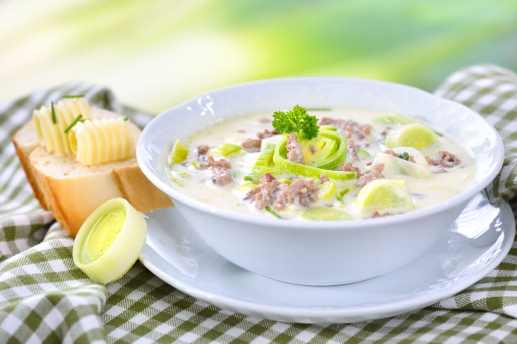 Suppe zum Sattwerden Käse Lauch Suppe mit Hackfleisch