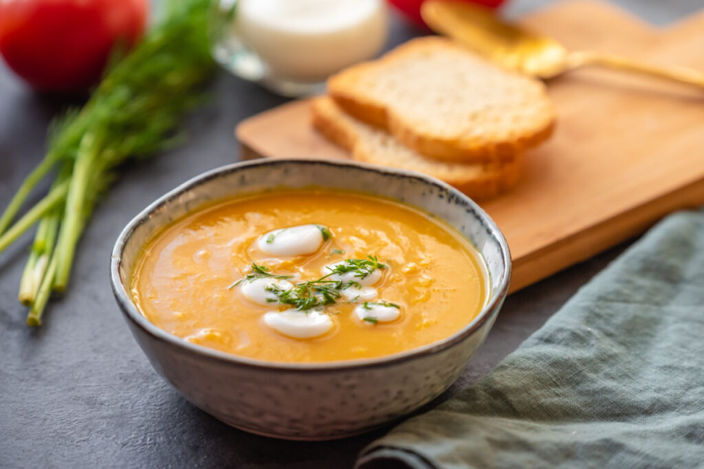 Cremige Kürbissuppe mit Apfel Einfach köstlich und gesund