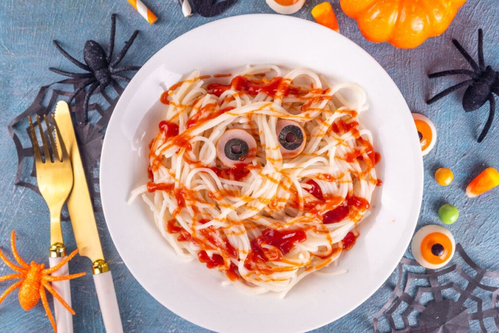 Mumien-Spaghetti Gruselig lecker für Halloween