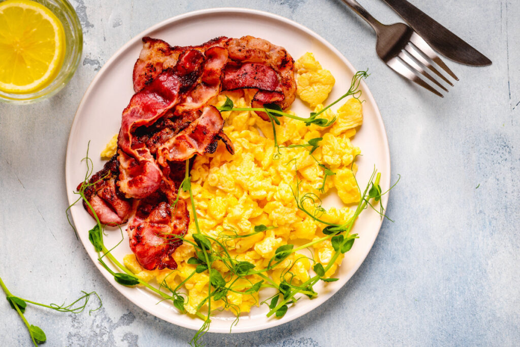 Der perfekte Start ins neue Jahr Rührei mit Speck