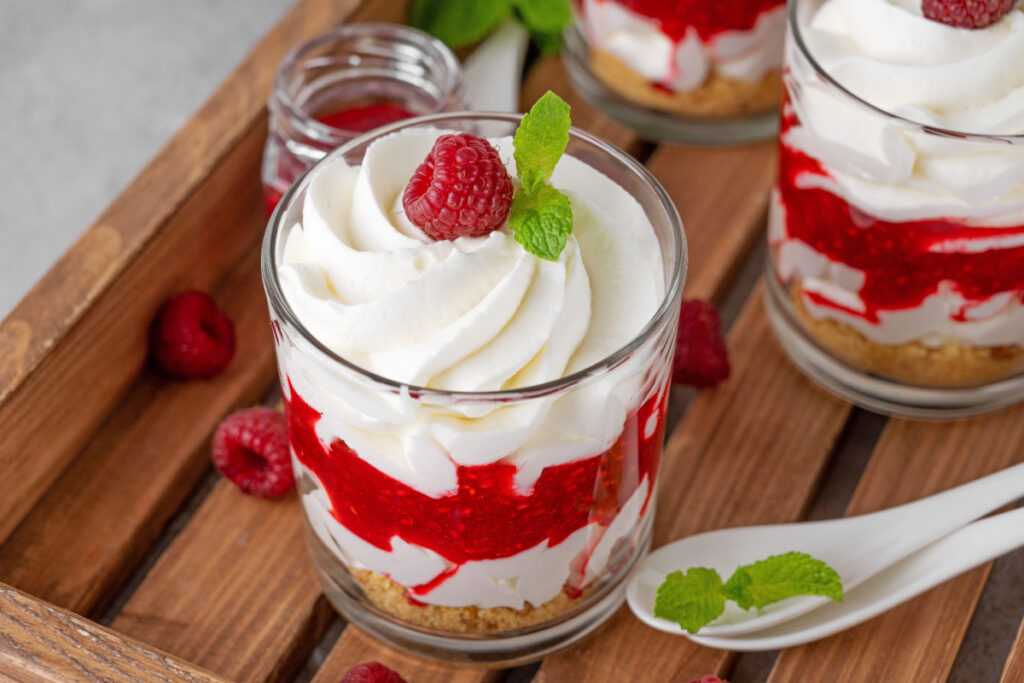 Ein Dessert, das begeistert Himbeer-Sahnedessert