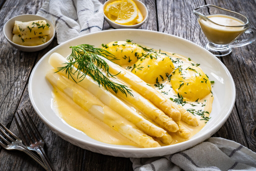 Frühlingszauber auf dem Teller Spargel mit Hollandaise
