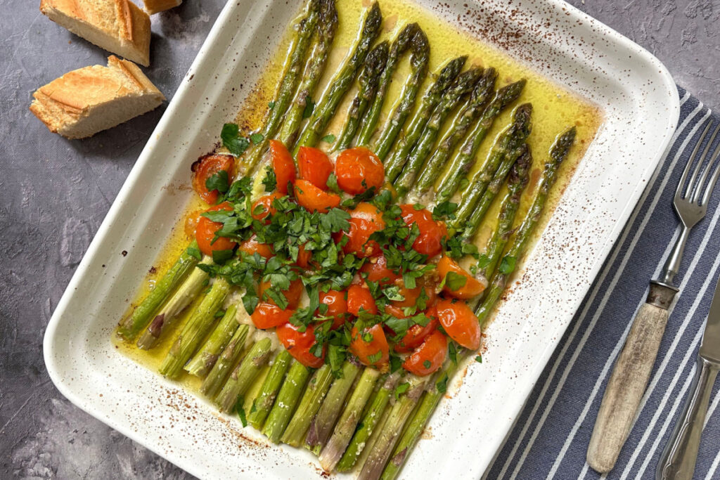 Spargel und Tomaten im Ofen Schnell, lecker, gesund