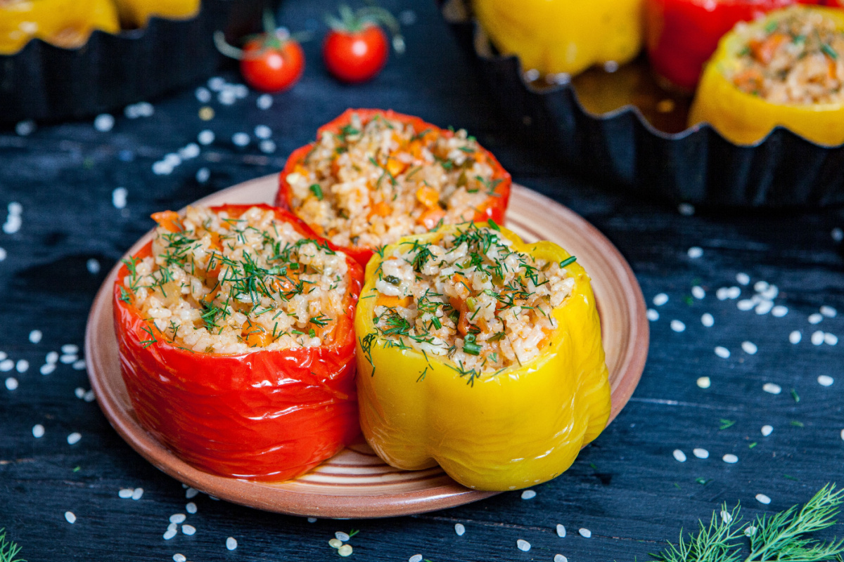 Vegetarisch gefüllte Paprika Bunt, gesund und lecker