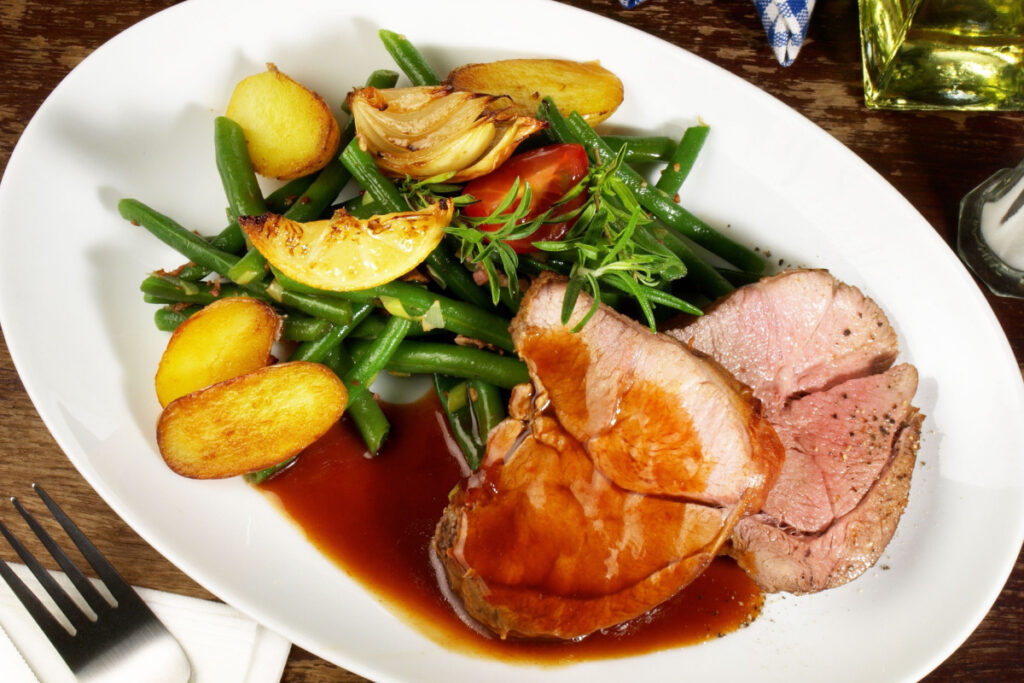 Zarter Genuss Lammfleisch mit Kartoffeln