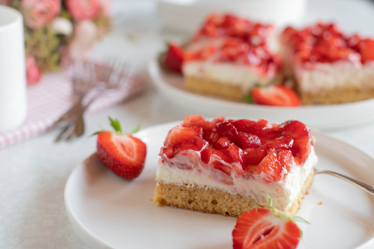 Erdbeeren auf Sahnecreme Sommerlicher Erdbeerkuchen