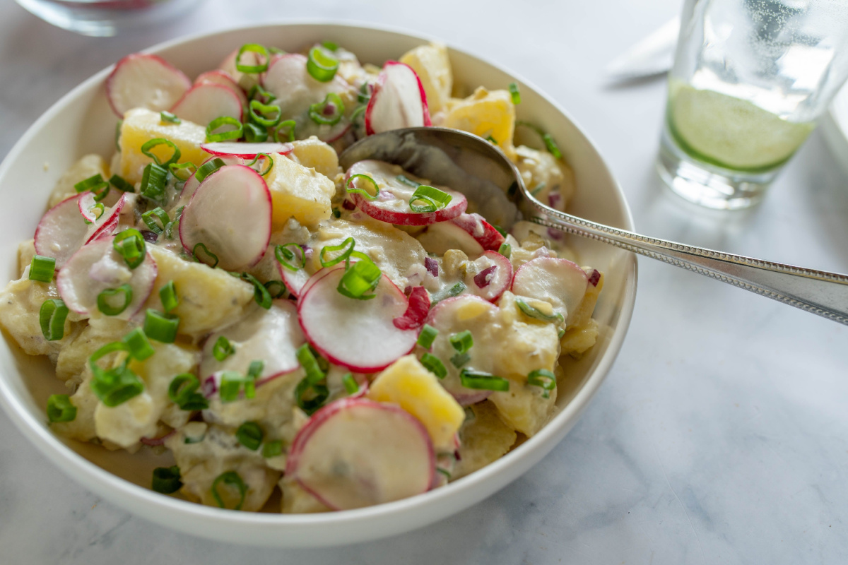 Frische und Geschmack Sommerlicher Kartoffelsalat