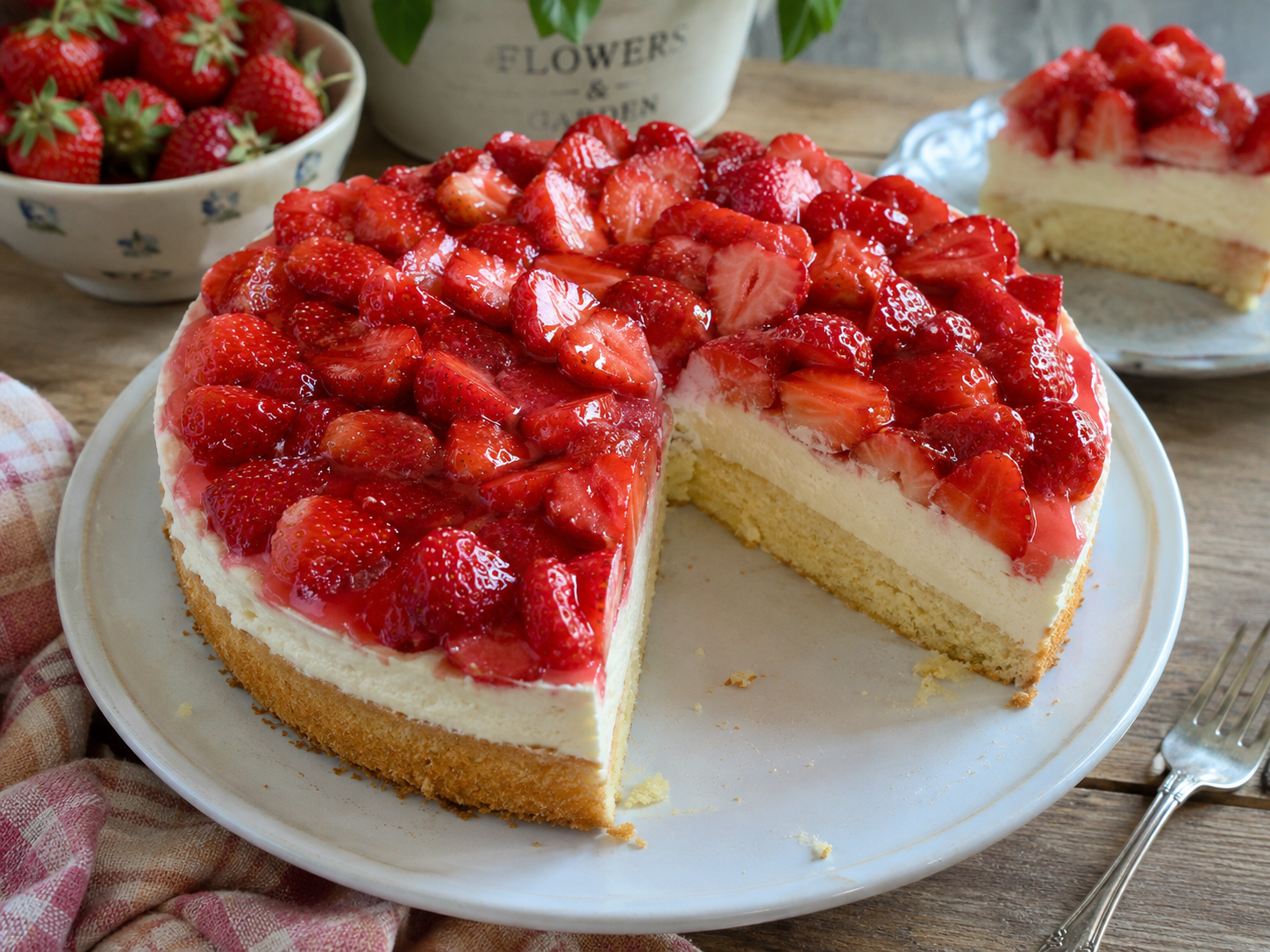 Erdbeerkuchen mit Vanillecreme – einfaches Rezept mit frischen Erdbeeren